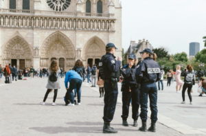 non è condivisibile l’assunto secondo cui lo status di obiettore di coscienza sia sempre incompatibile con l’appartenenza al Corpo di Polizia Locale. Lo diviene solo se lo stabilisce il Regolamento.