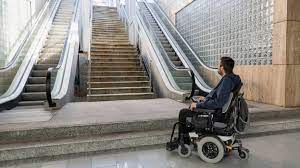 Discriminazione disabilità, inaccessibilità edifici, barriere architettoniche, Corte di Cassazione, ordinanza del 15 giugno 2023.